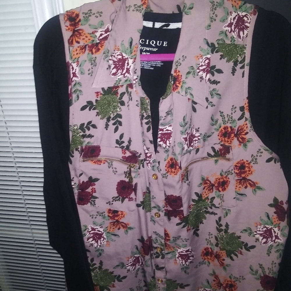 Cute pink top can put any long-sleeve underneath